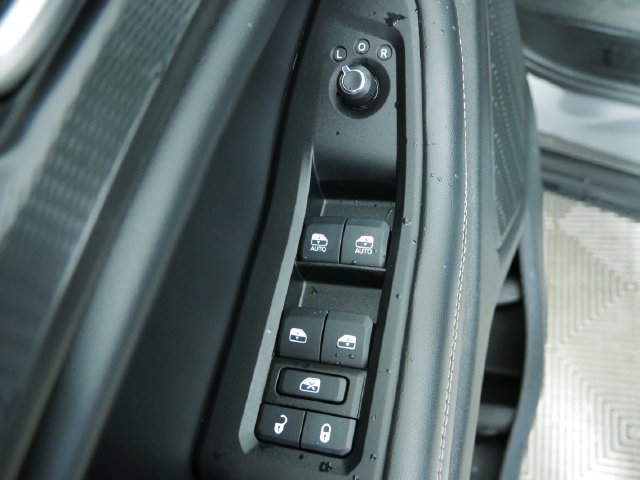 Used 2023 Jeep Grand Cherokee Altitude AWD/4WD image 22