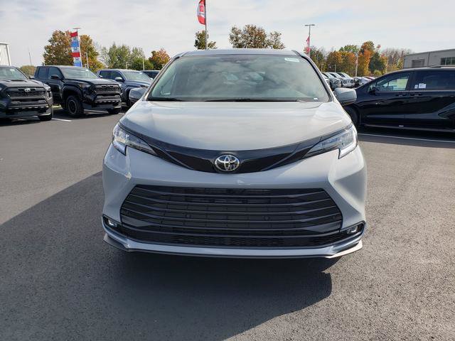New 2026 Toyota Sienna XLE Woodland Edition AWD/4WD image 2