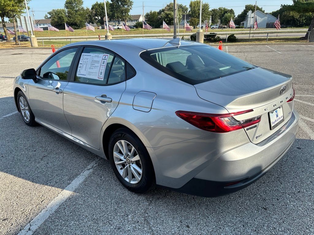 Used 2025 Toyota Camry LE FWD image 10