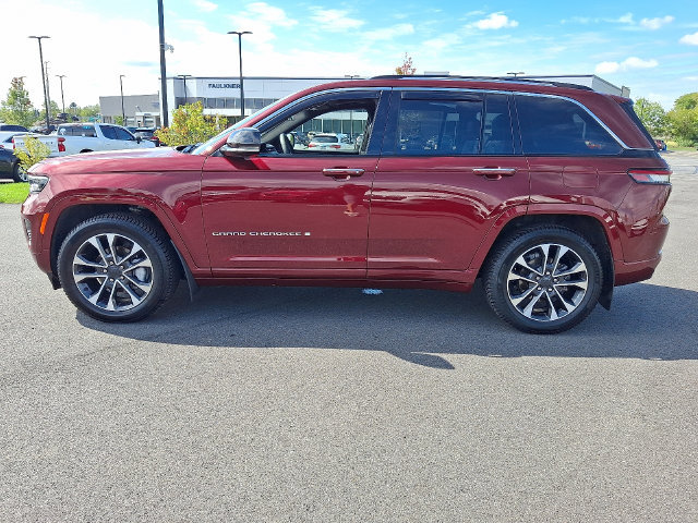 Used 2024 Jeep Grand Cherokee Overland w/ Trailer Tow Package AWD/4WD image 4