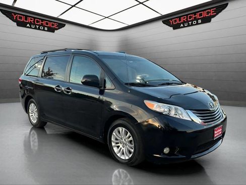Used 2012 Toyota Sienna Limited image 7