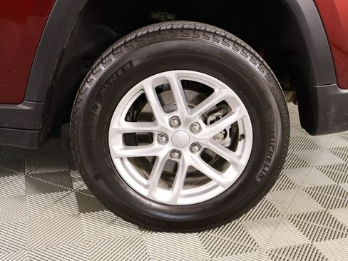 Used 2024 Jeep Grand Cherokee Laredo X image 18