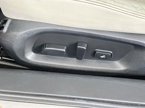Used 2017 INFINITI Q60 Red Sport 400 RWD image 22