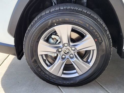 Used 2025 Toyota RAV4 XLE image 8