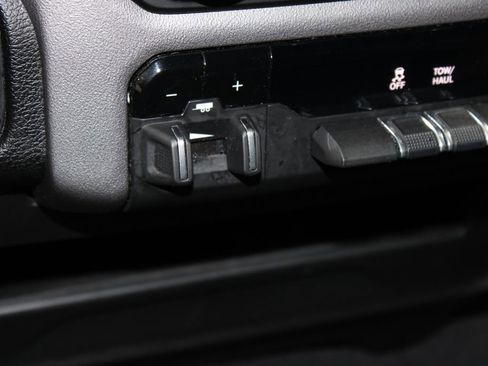 Used 2024 RAM 2500 Big Horn image 44