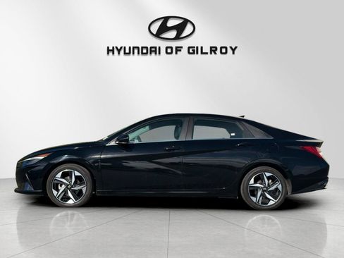 Used 2023 Hyundai Elantra Limited FWD image 2