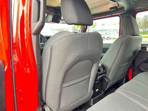 Used 2025 Jeep Wrangler Unlimited Sahara w/ Safety Group image 22