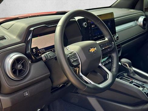 Used 2024 Chevrolet Colorado LT w/ LT Convenience Package image 8