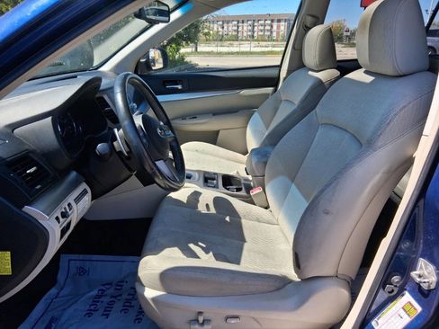 Used 2010 Subaru Outback 2.5i Premium AWD/4WD image 13