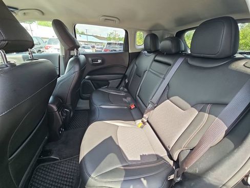 Used 2019 Jeep Compass Latitude w/ Cold Weather Group AWD/4WD image 27