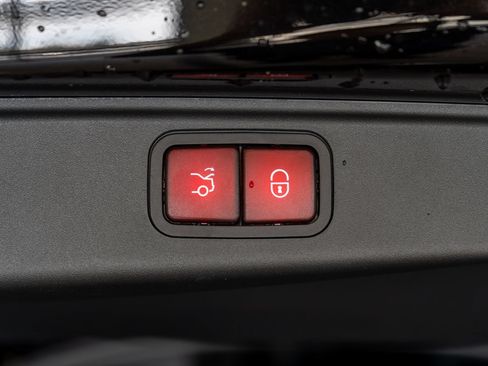 Used 2025 Mercedes-Benz AMG GT 63 image 31