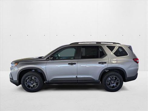 New 2025 Honda Pilot TrailSport image 5