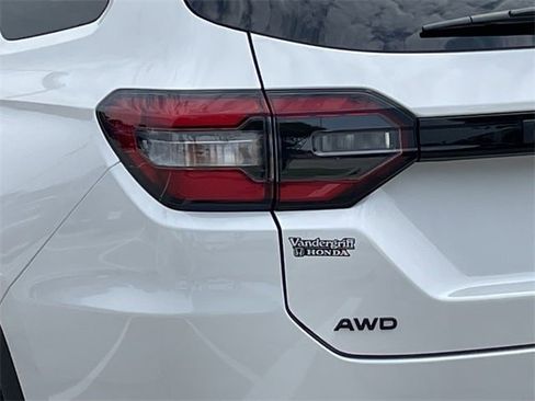 New 2025 Honda Pilot Touring image 6