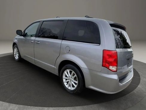 Used 2020 Dodge Grand Caravan SXT FWD image 3