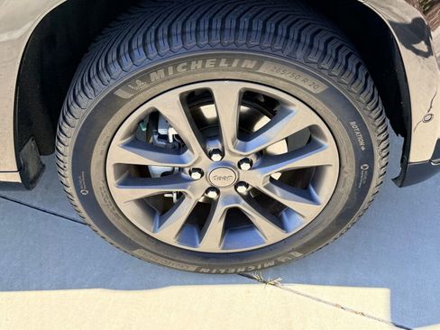 Used 2018 Jeep Grand Cherokee High Altitude image 14