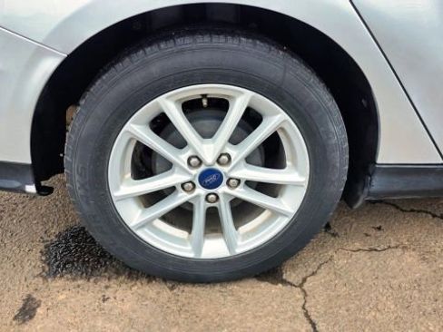 Used 2018 Ford Focus SE image 44