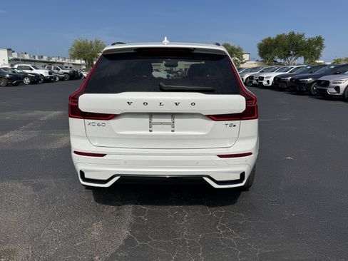 New 2026 Volvo XC60 T8 Ultra w/ Climate Package AWD/4WD image 4