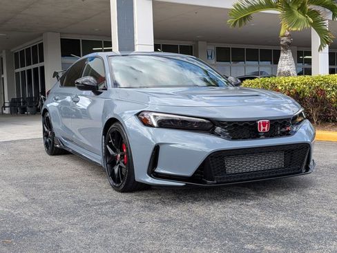 Certified 2025 Honda Civic Type R image 3