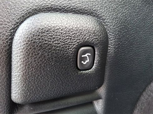 Used 2018 Jeep Grand Cherokee Altitude image 27