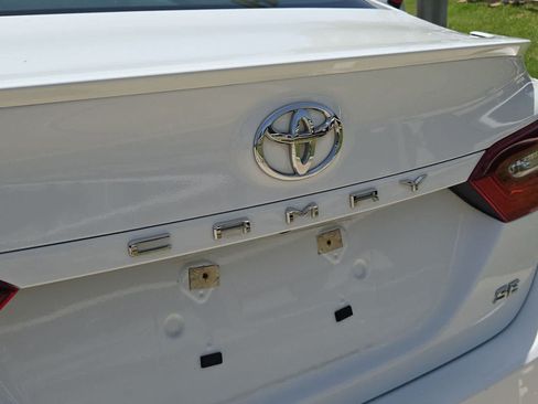 Used 2024 Toyota Camry SE FWD image 11