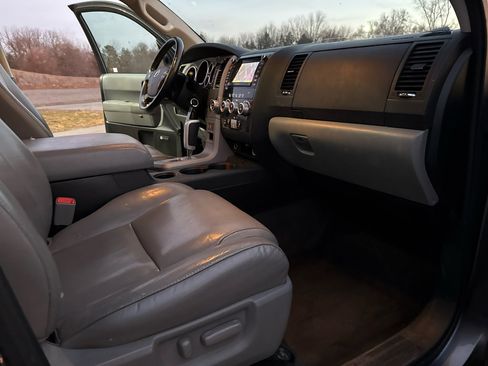 Used 2012 Toyota Sequoia Limited image 34
