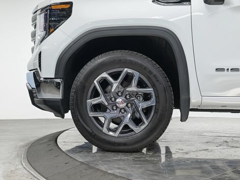 Used 2026 GMC Sierra 1500 SLE AWD/4WD image 3