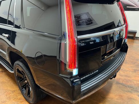 Used 2018 Cadillac Escalade Luxury RWD image 50