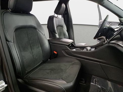 New 2025 Jeep Grand Cherokee L Altitude image 10