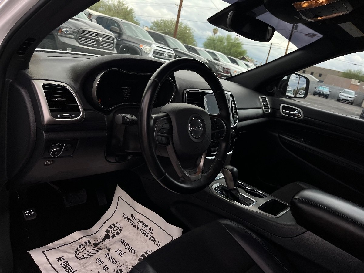 Used 2020 Jeep Grand Cherokee Altitude RWD image 24