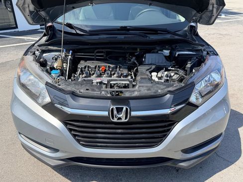 Used 2017 Honda HR-V LX image 11