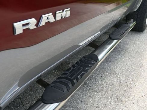 Used 2019 RAM 1500 Laramie AWD/4WD image 9