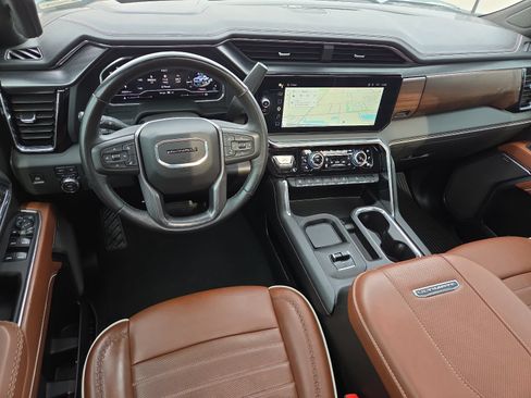 Used 2025 GMC Sierra 3500 Denali Ultimate AWD/4WD image 6