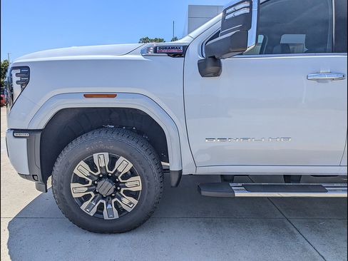 New 2026 GMC Sierra 3500 Denali w/ Denali Reserve Package AWD/4WD image 10