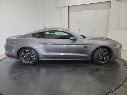 Used 2022 Ford Mustang Premium RWD image 11
