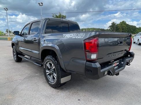 Used 2019 Toyota Tacoma TRD Sport w/ Technology Package AWD/4WD image 6