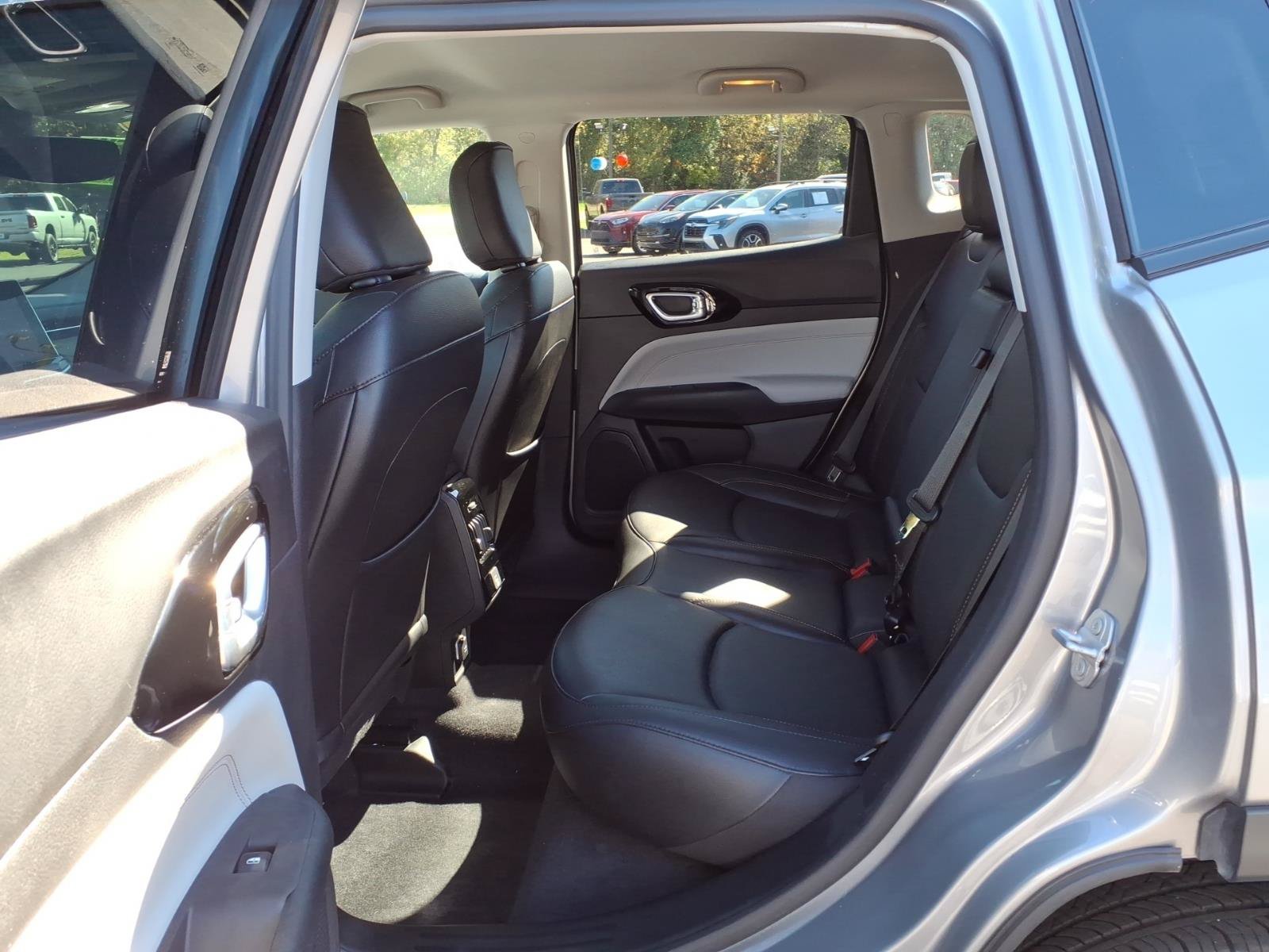 Certified 2022 Jeep Compass Limited AWD/4WD image 30