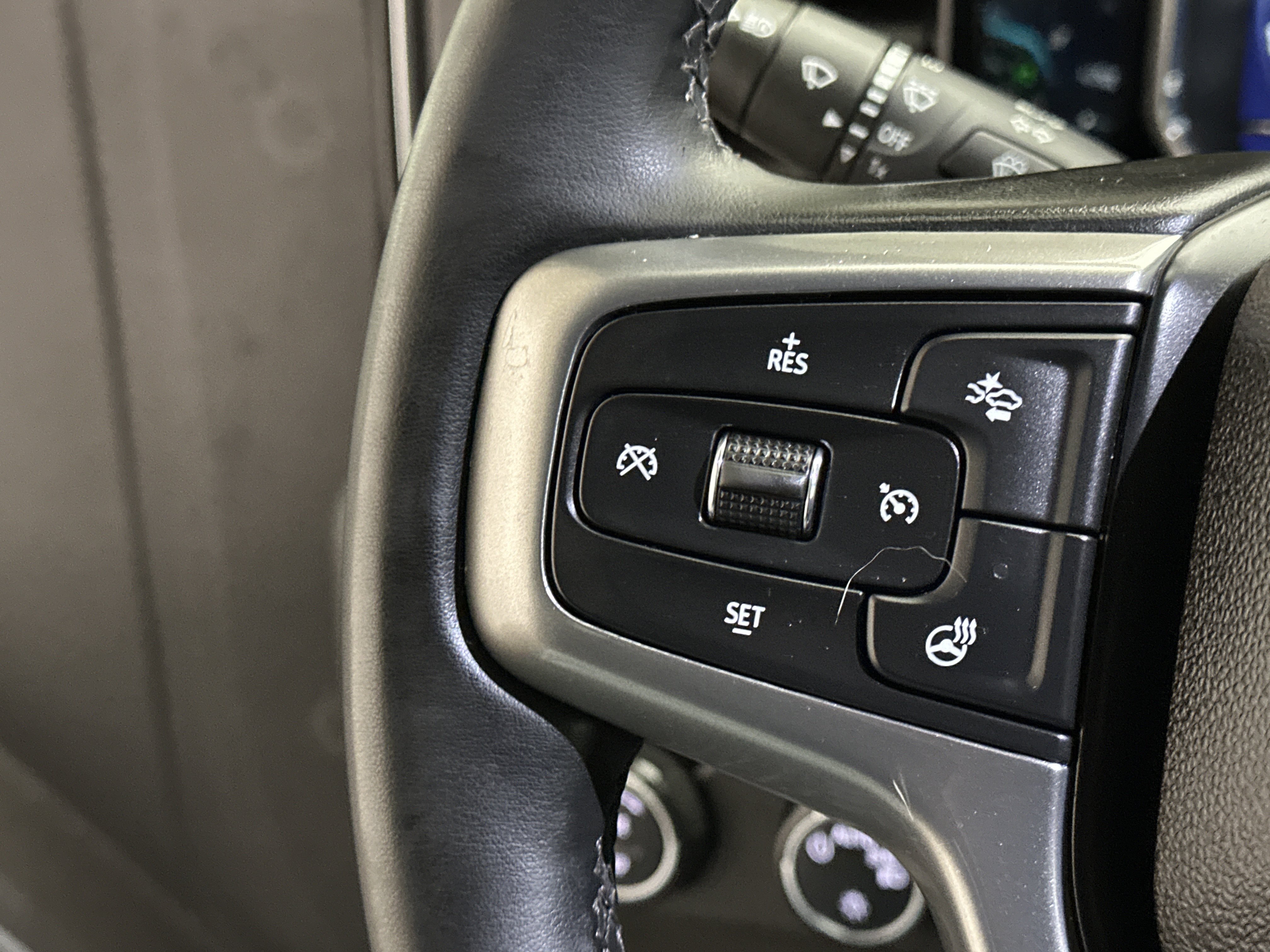 Used 2024 Chevrolet Silverado 1500 LT AWD/4WD image 26