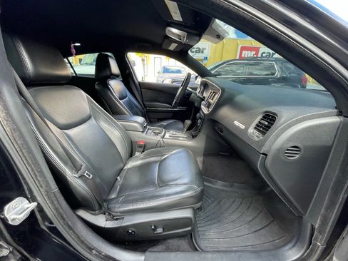 Used 2013 Dodge Charger SE image 28