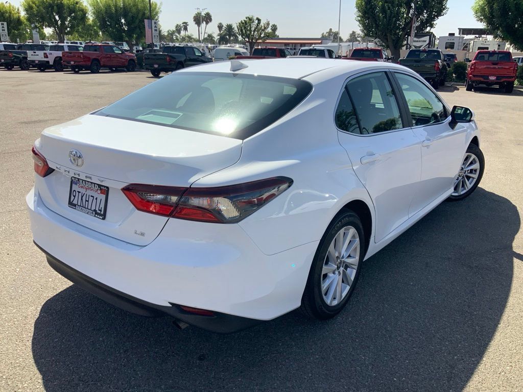 Used 2024 Toyota Camry LE FWD image 5