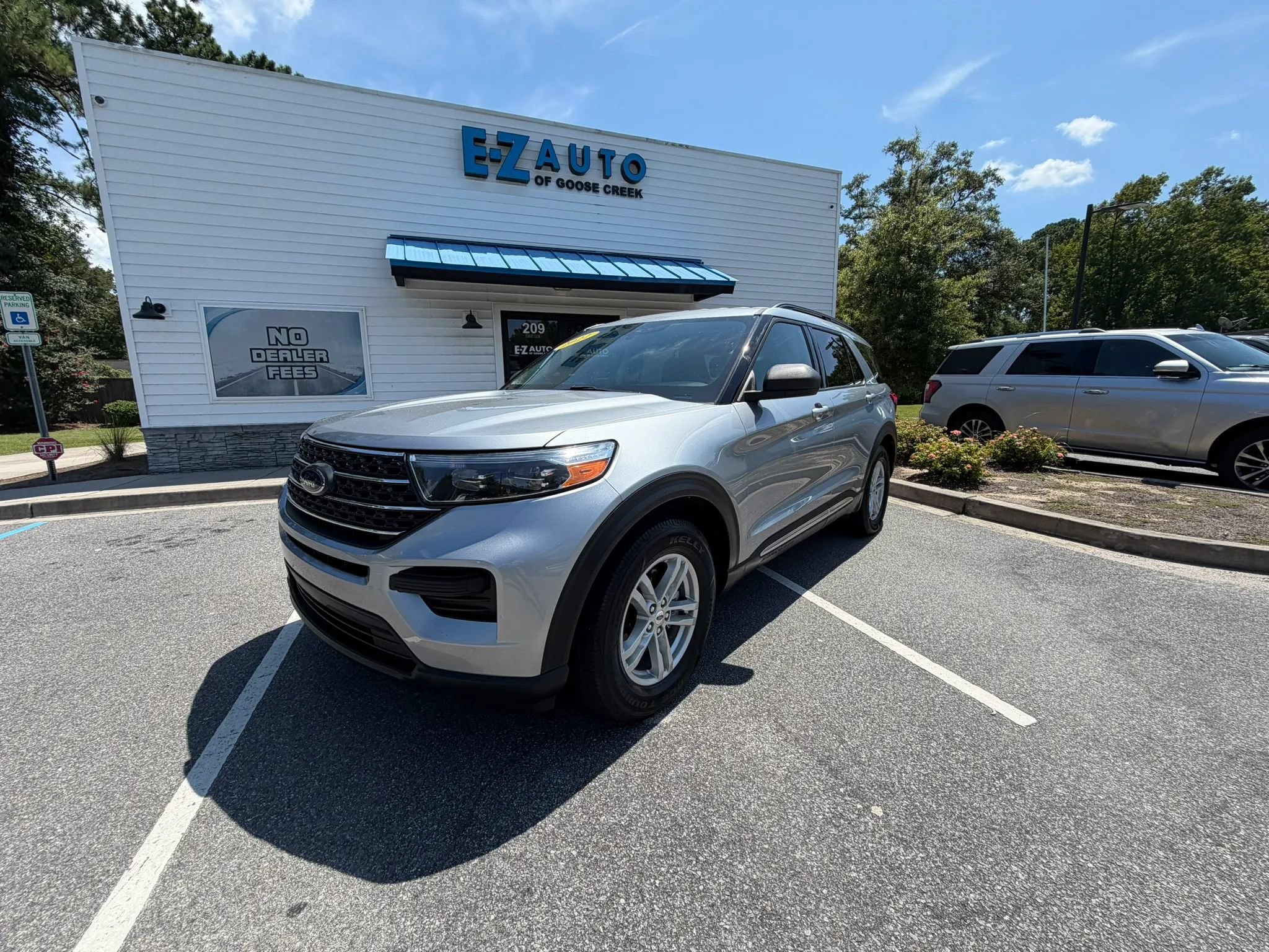Used 2022 Ford Explorer XLT w/ Class IV Trailer Tow Package RWD image 1