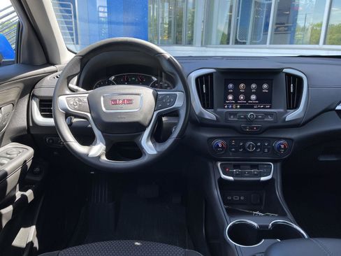 Used 2024 GMC Terrain SLE w/ Driver Convenience Package FWD image 16