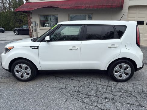 Used 2015 Kia Soul image 2