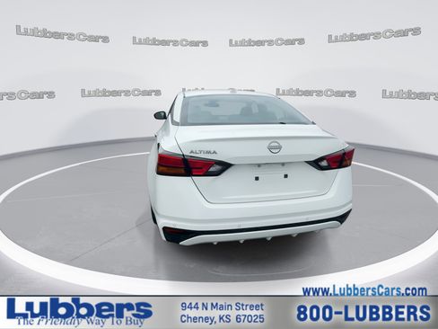 Used 2025 Nissan Altima 2.5 SV FWD image 7
