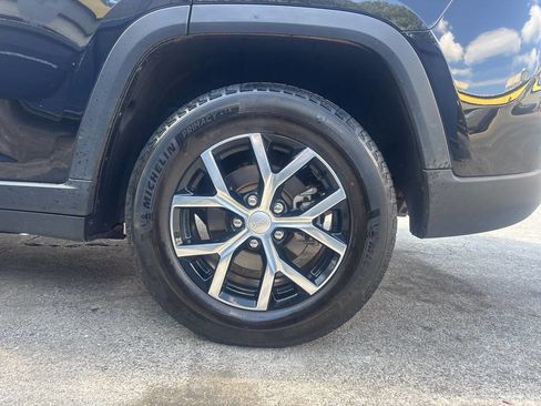 Used 2024 Jeep Grand Cherokee Limited w/ Trailer Tow Package image 14