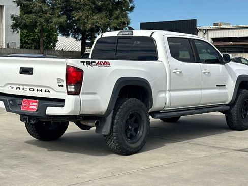 Used 2019 Toyota Tacoma TRD Off-Road w/ Exterior Package AWD/4WD image 3