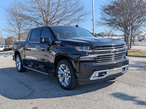 Used 2020 Chevrolet Silverado 1500 High Country w/ Technology Package image 2