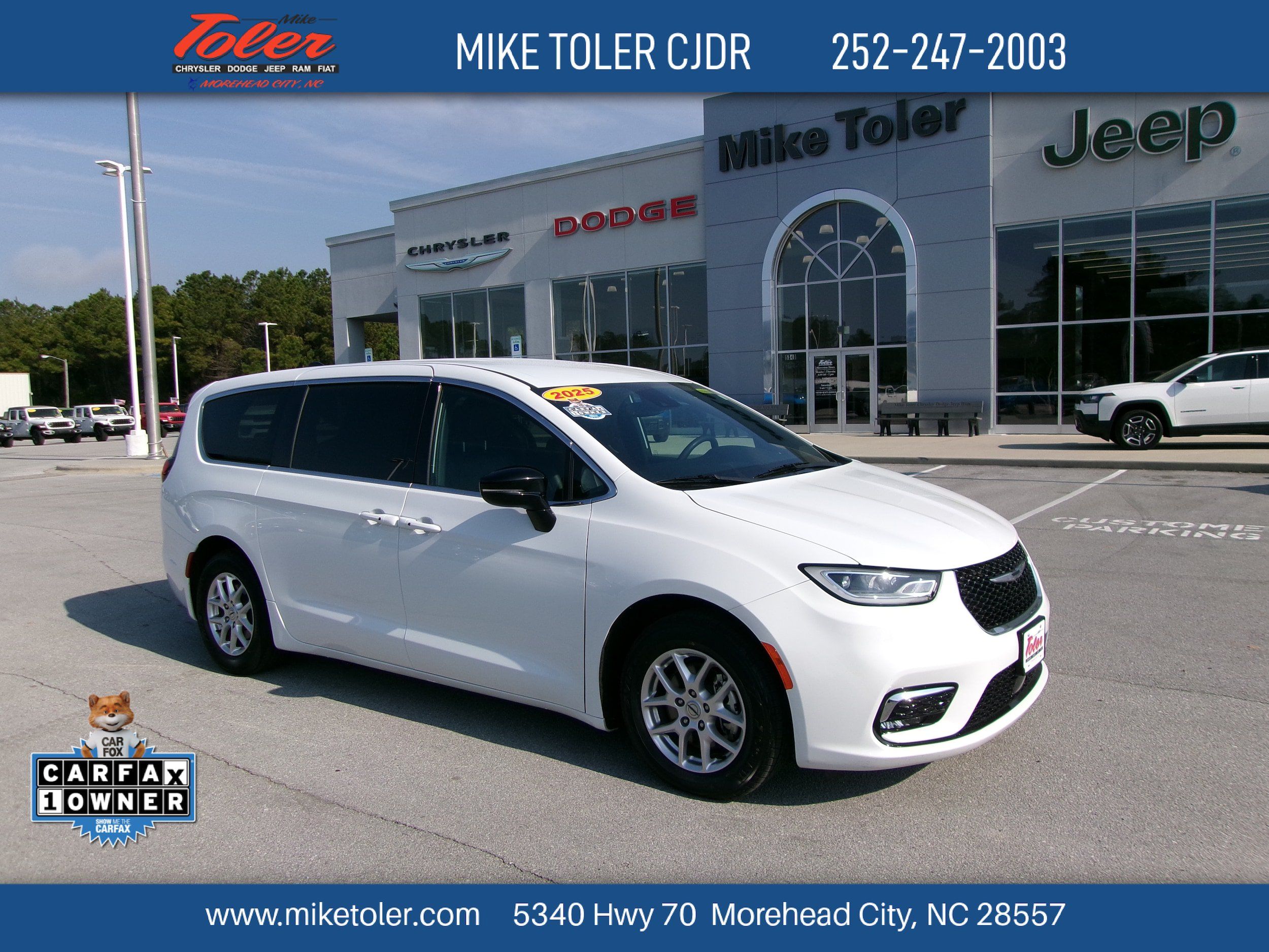 Used 2025 Chrysler Pacifica Select FWD image 1