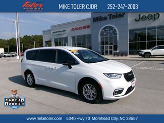 Used 2025 Chrysler Pacifica Select FWD video 1