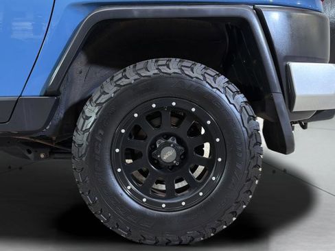 Used 2011 Toyota FJ Cruiser 4WD w/ Convenience Pkg image 37