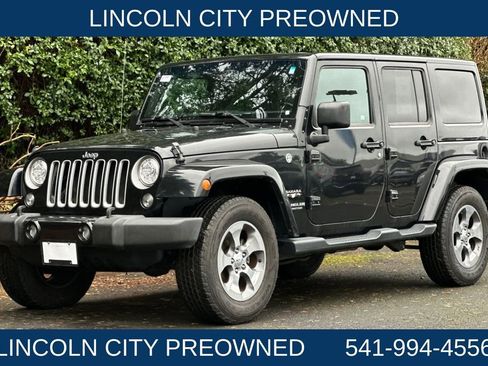 Used 2017 Jeep Wrangler Unlimited Sahara w/ Connectivity Group image 7